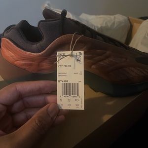 Yeezy 700 “Copper Fade”